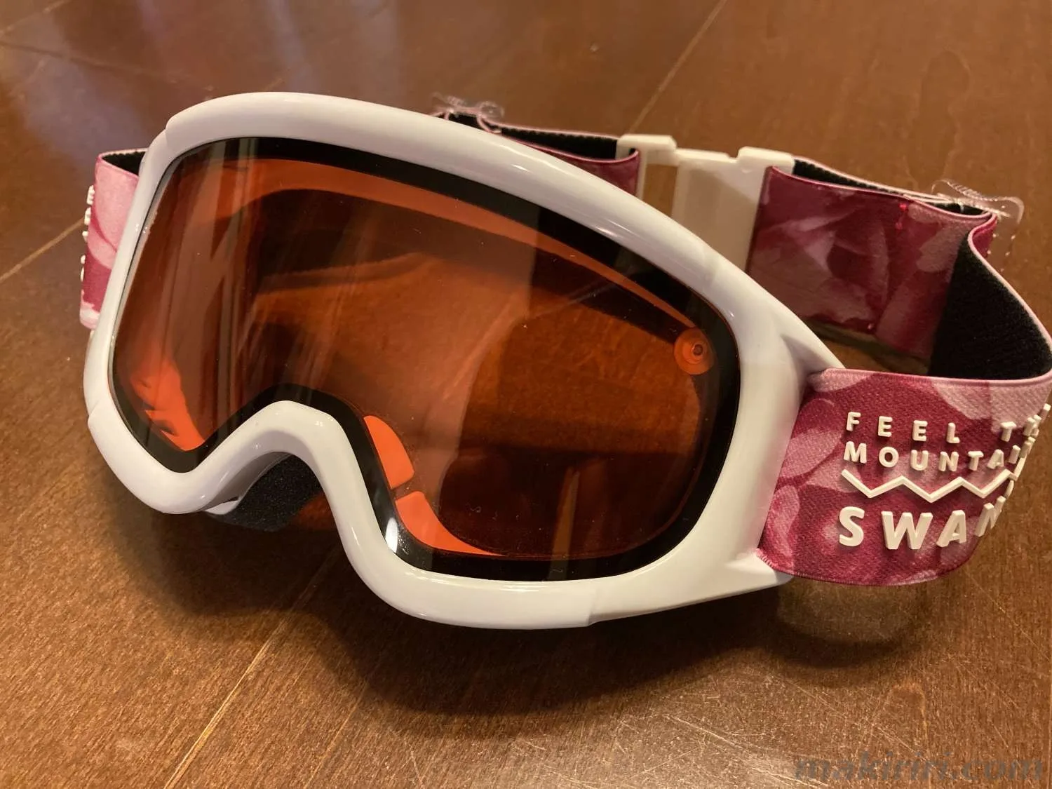 パパママ必見】SWANSのジュニアゴーグルには曇りにくいダブルレンズが