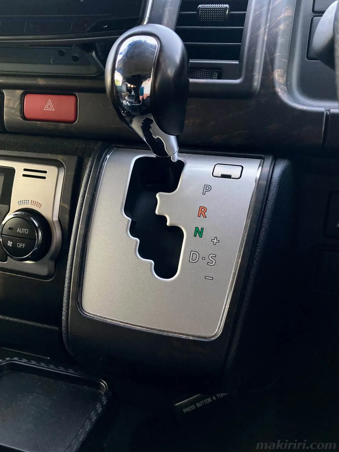 ハイエース 6速AT