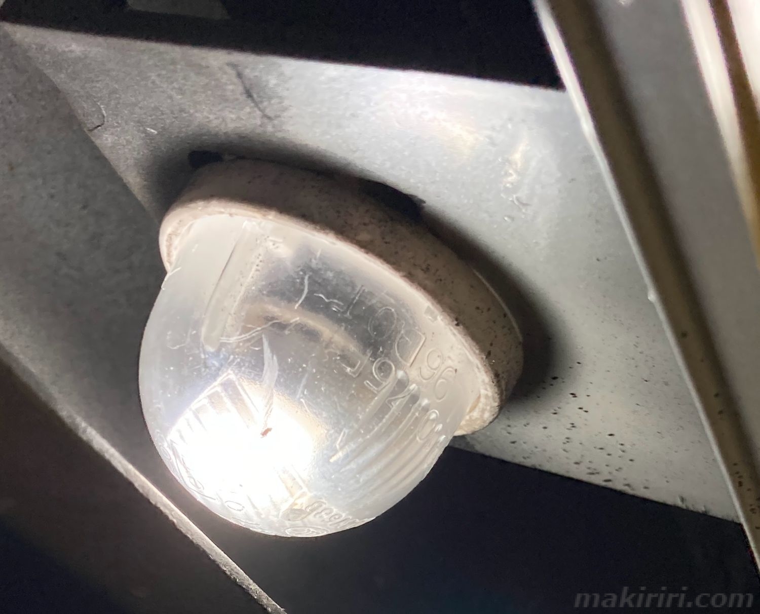 JB23ジムニー ライセンスランプ ナンバー灯