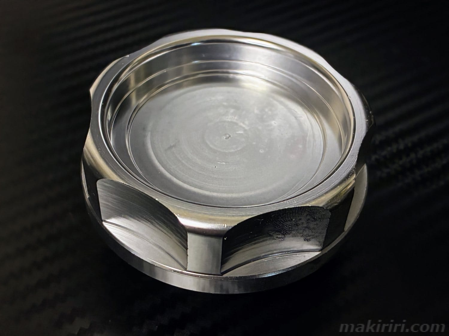 JB23W ジムニー アルミ製オイルフィラーキャップ