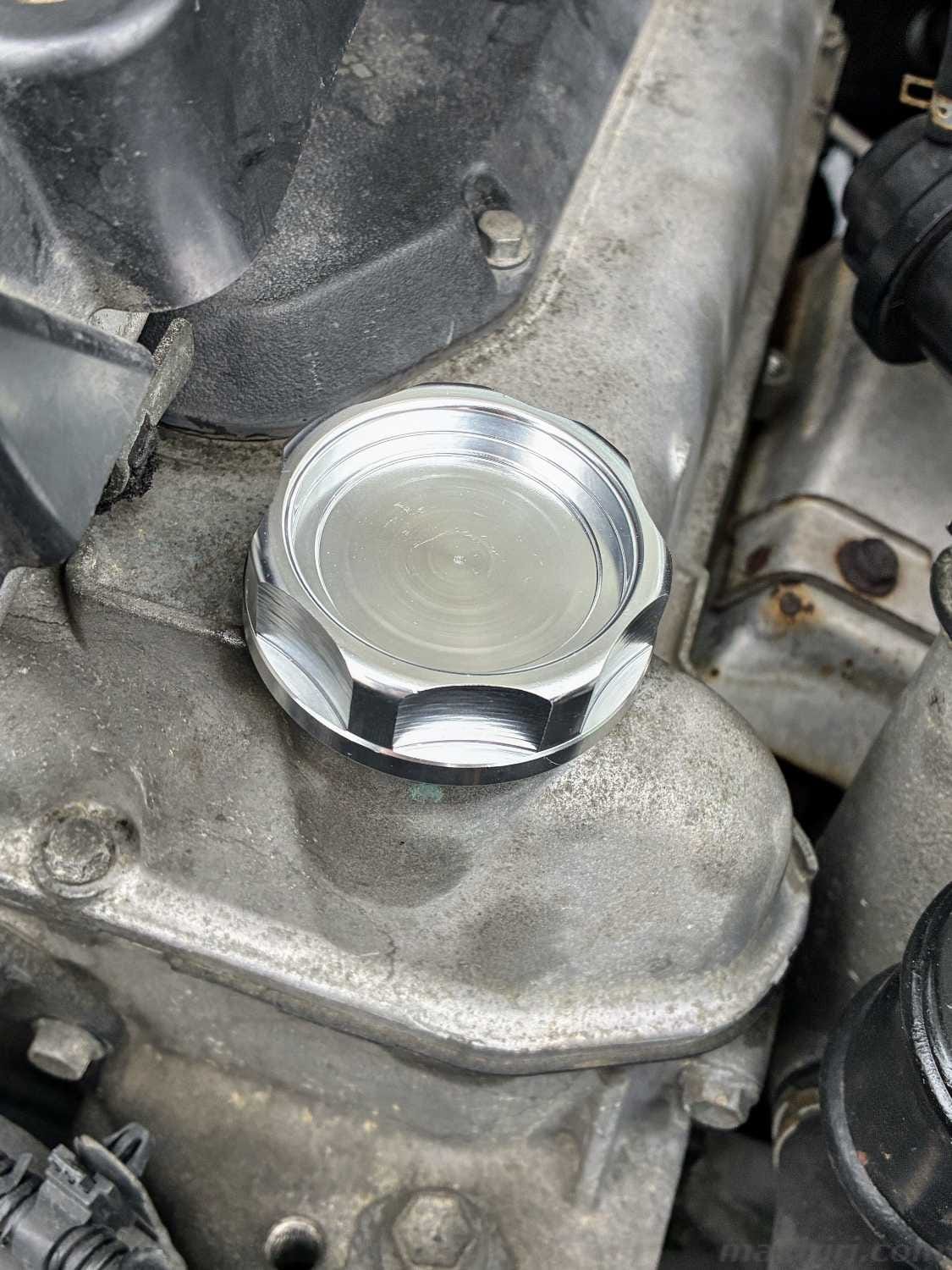 JB23W ジムニー アルミ製オイルフィラーキャップ